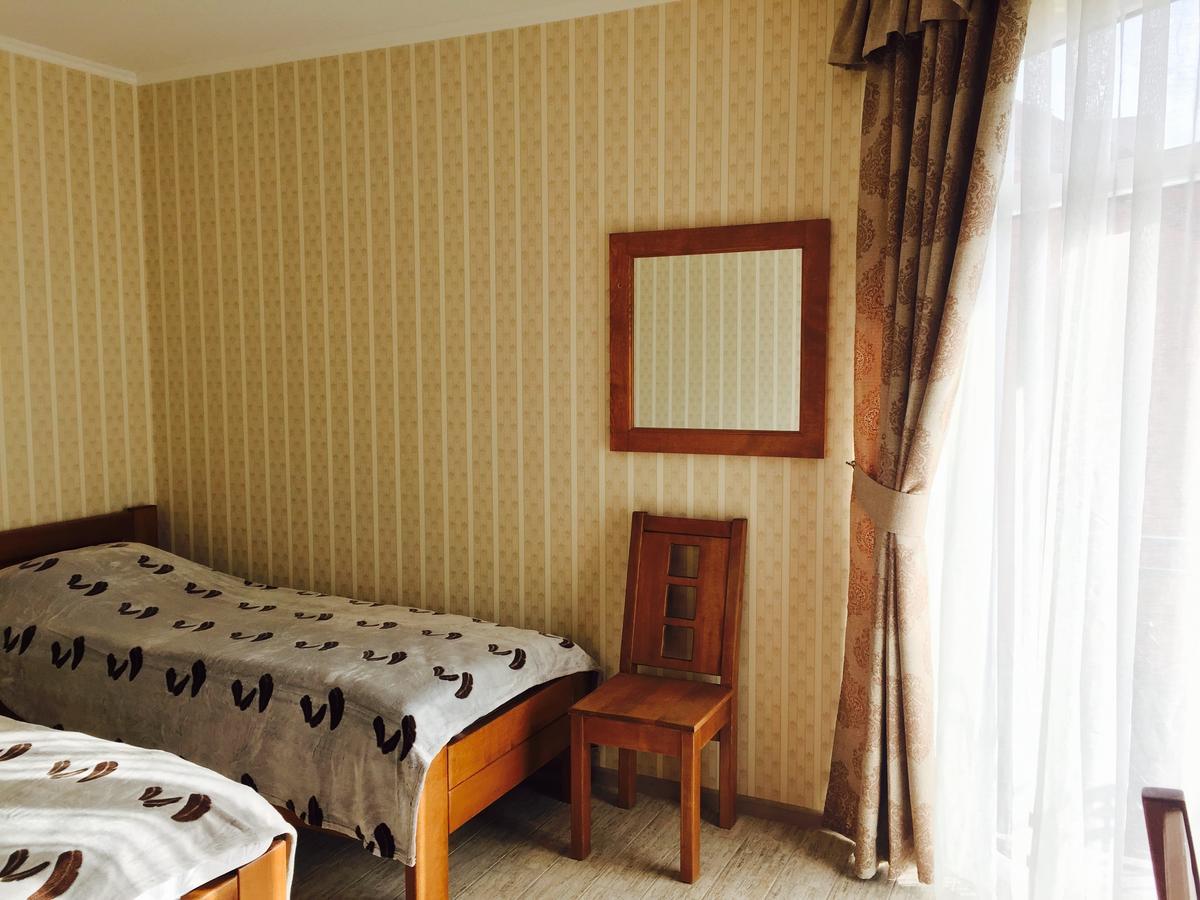 Mini Hotel Solnce Karpat 波利亚纳 外观 照片