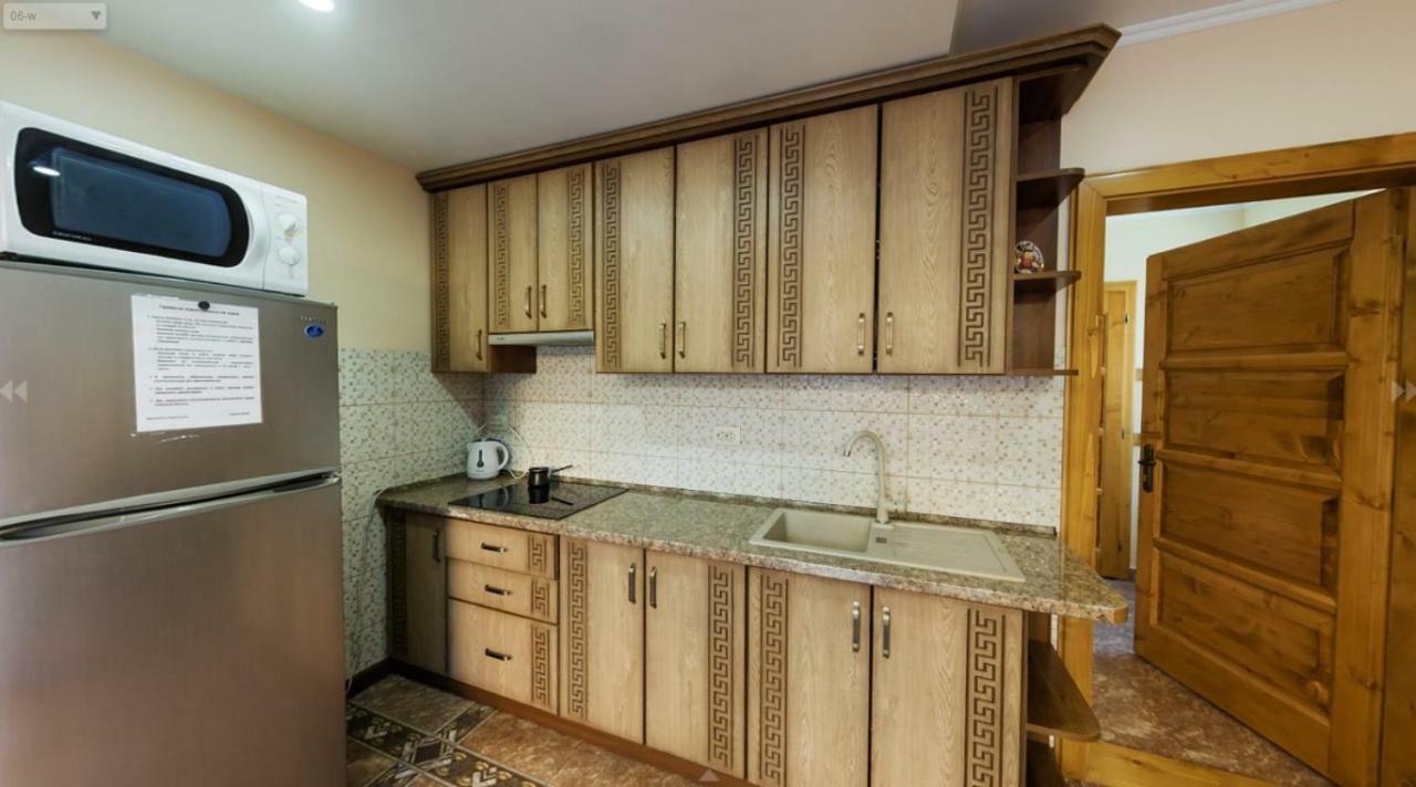Mini Hotel Solnce Karpat 波利亚纳 外观 照片
